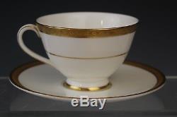 16 Pc Royal Doulton H. 4980 Royal Gold Footed Tea Cup Saucer Set