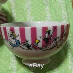 2016 Tokyo Disney Resort limited Alice Tea Cup & Teapot Set in Wonderland