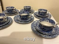 A Spode Blue And White Italian 18 Piece Tea Set Excellent Condition Cups Saucers