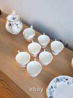 Colclough bone china tea set Made in England Pattern Linden 30 Pieces