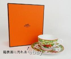 HERMES Le Jardin de Pythagore Porcelain Tea Cup Saucer Set Berry Tableware