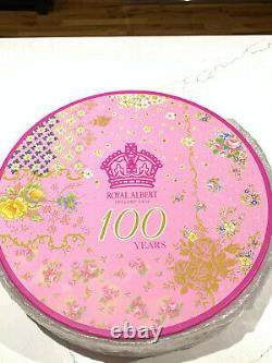 Royal Albert 100 YEARS 1900-1940 5-PIECE TEACUP & SAUCERS SET New in Box
