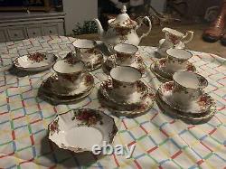 Royal Albert Old Country Roses 25 Pc Tea Set Teapot, 6x Cup Trios England
