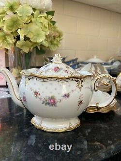 Royal crown derby antoinette tea set. Tea pot 6x tea cups and saucers
