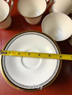 Set For 10 Royal Doulton Pavanne tea cup & saucer