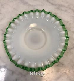 Set Of 2 Vintage FENTON Milk Glass Emerald Green Crest Tea Cups& Saucers Rare