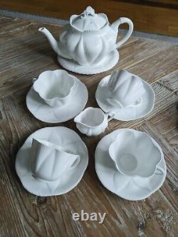 Shelley dainty white Teapot, Jug And 4x Tea Cup And Saucers Set Rd 272101