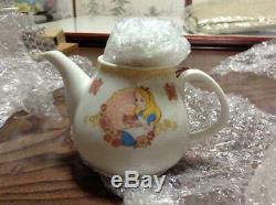 Tokyo Disney Land Alice in Wonderland Tea Pot & Cup & Saucer & Cutlery Set TDR