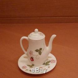 Wedgewood Mini Tea Set Very Rare Cup Saucer Tray Pot England Wild Strawberry F/s